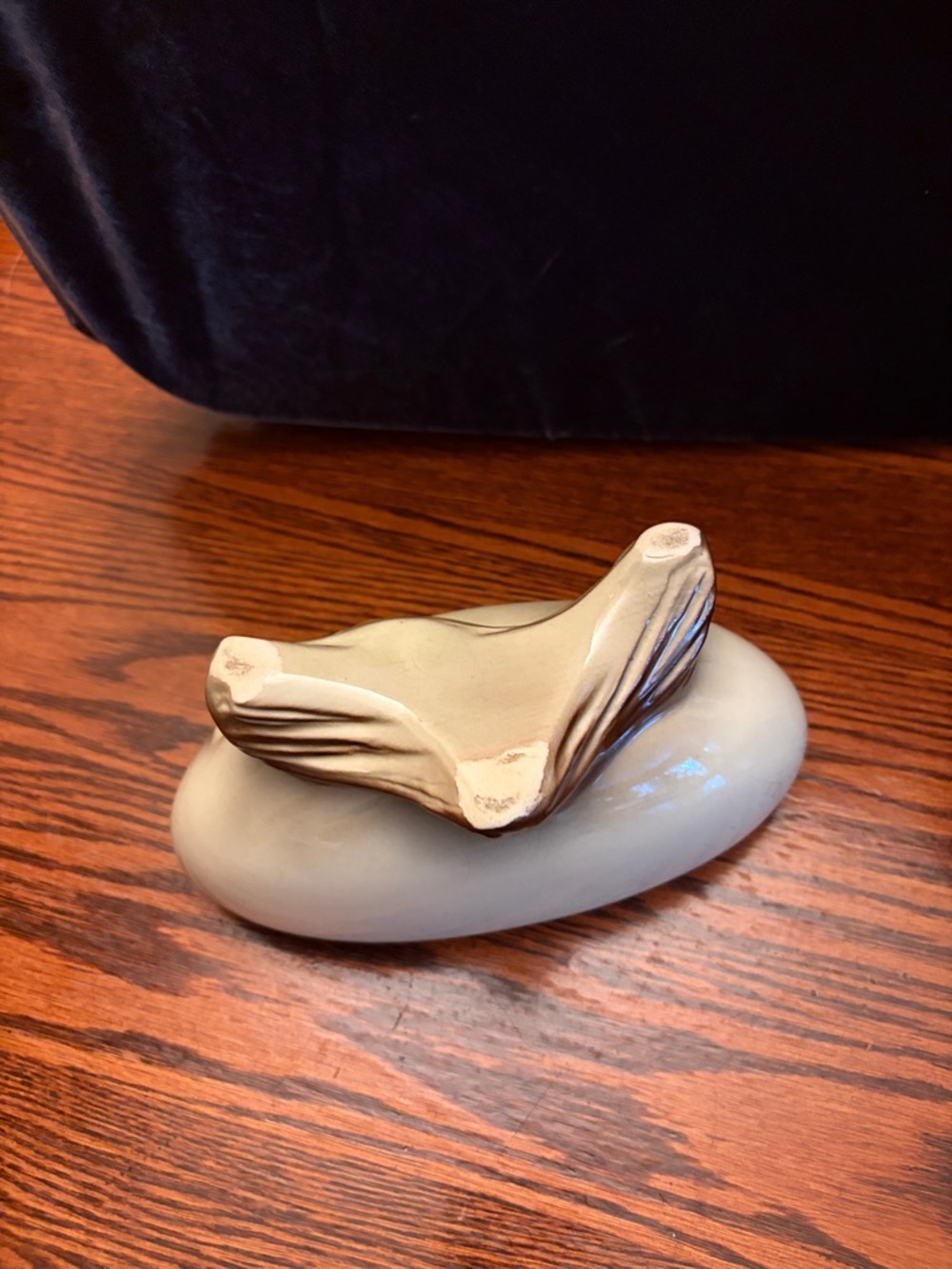 Ceramic Ivy-Leaf Footed Planter Bowl - Cream with Green - Picture 5 of 14